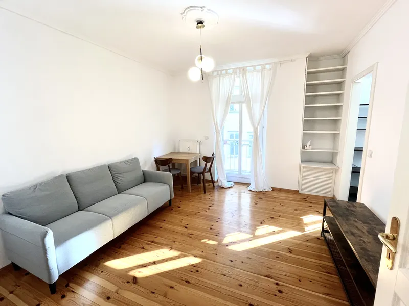 Temporary use only! Bright & furnished 2-room apartment + sunny balcony,  in central Prenzlauer Berg — photo 1